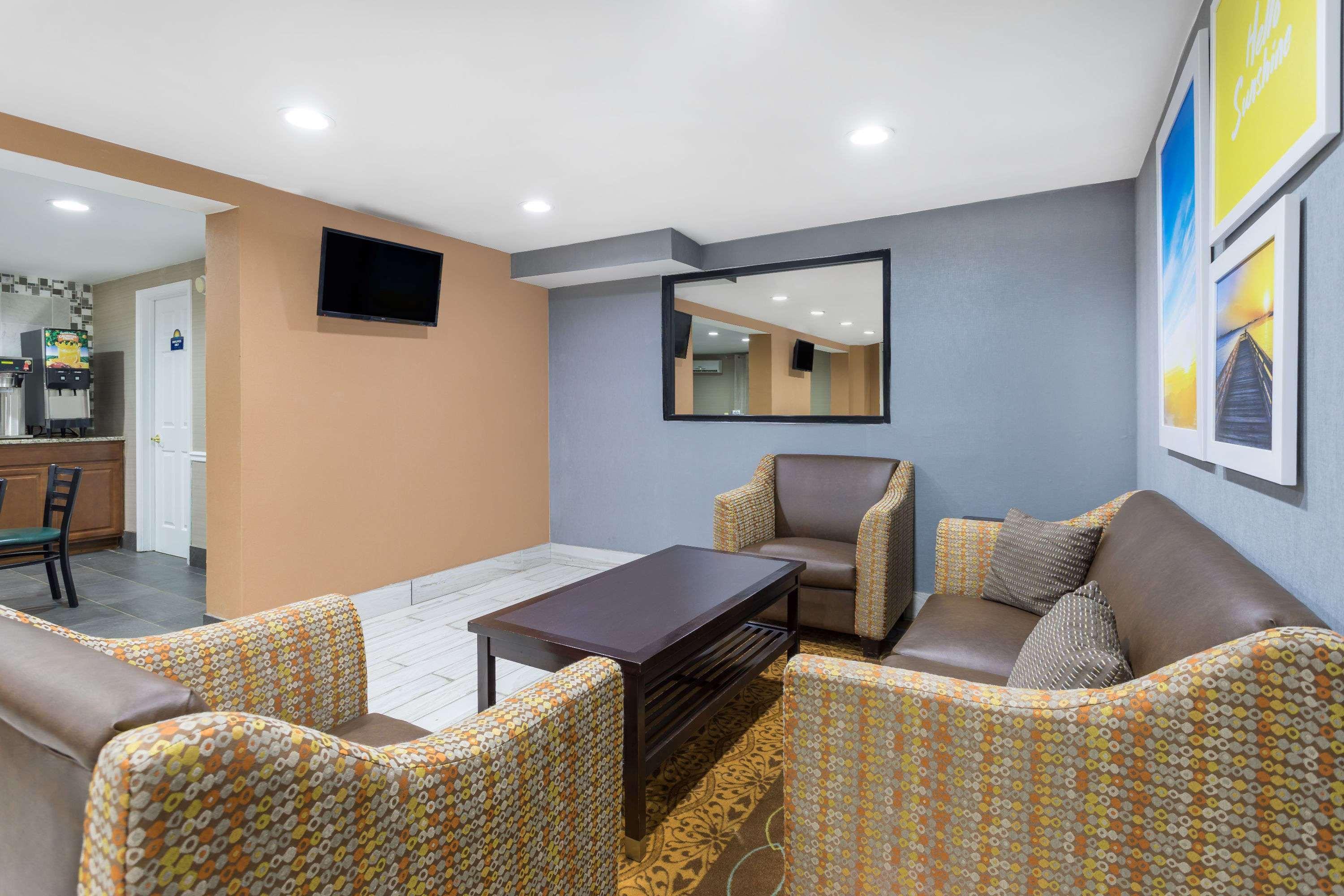 Days Inn By Wyndham Newberry South Carolina Buitenkant foto