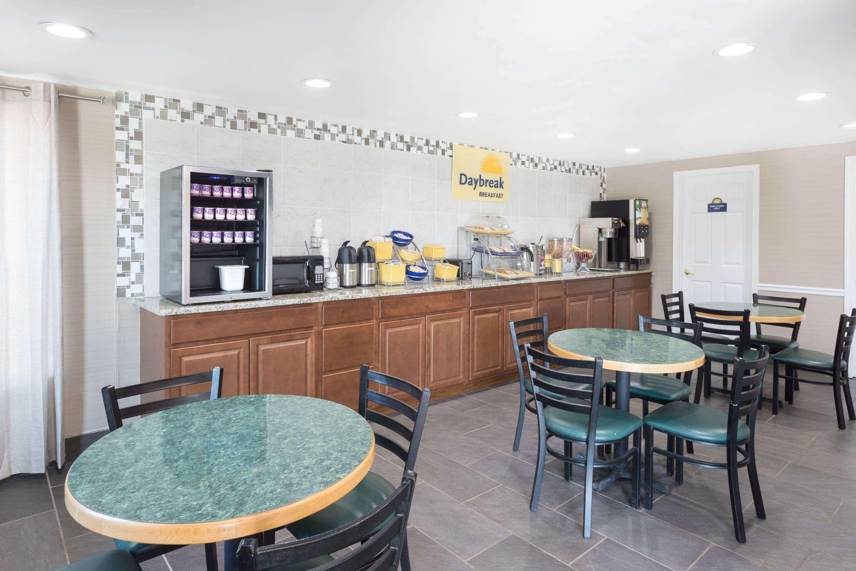 Days Inn By Wyndham Newberry South Carolina Buitenkant foto