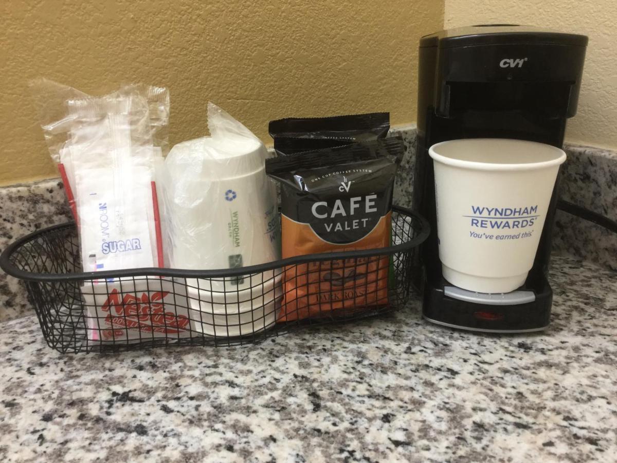 Days Inn By Wyndham Newberry South Carolina Buitenkant foto